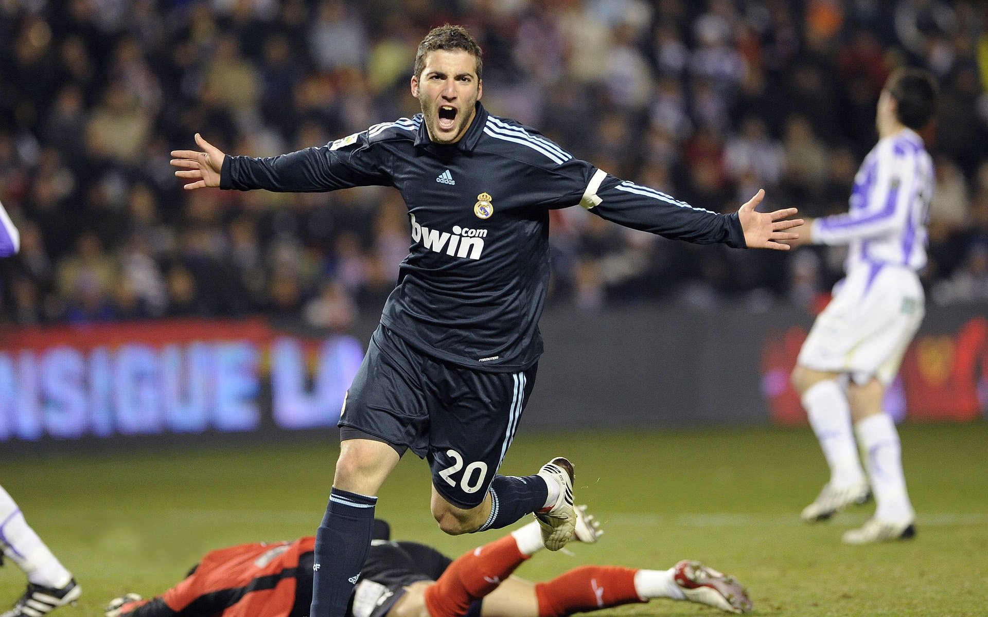 万乐天技术动作细腻获好评,万乐天启蒙教练是谁